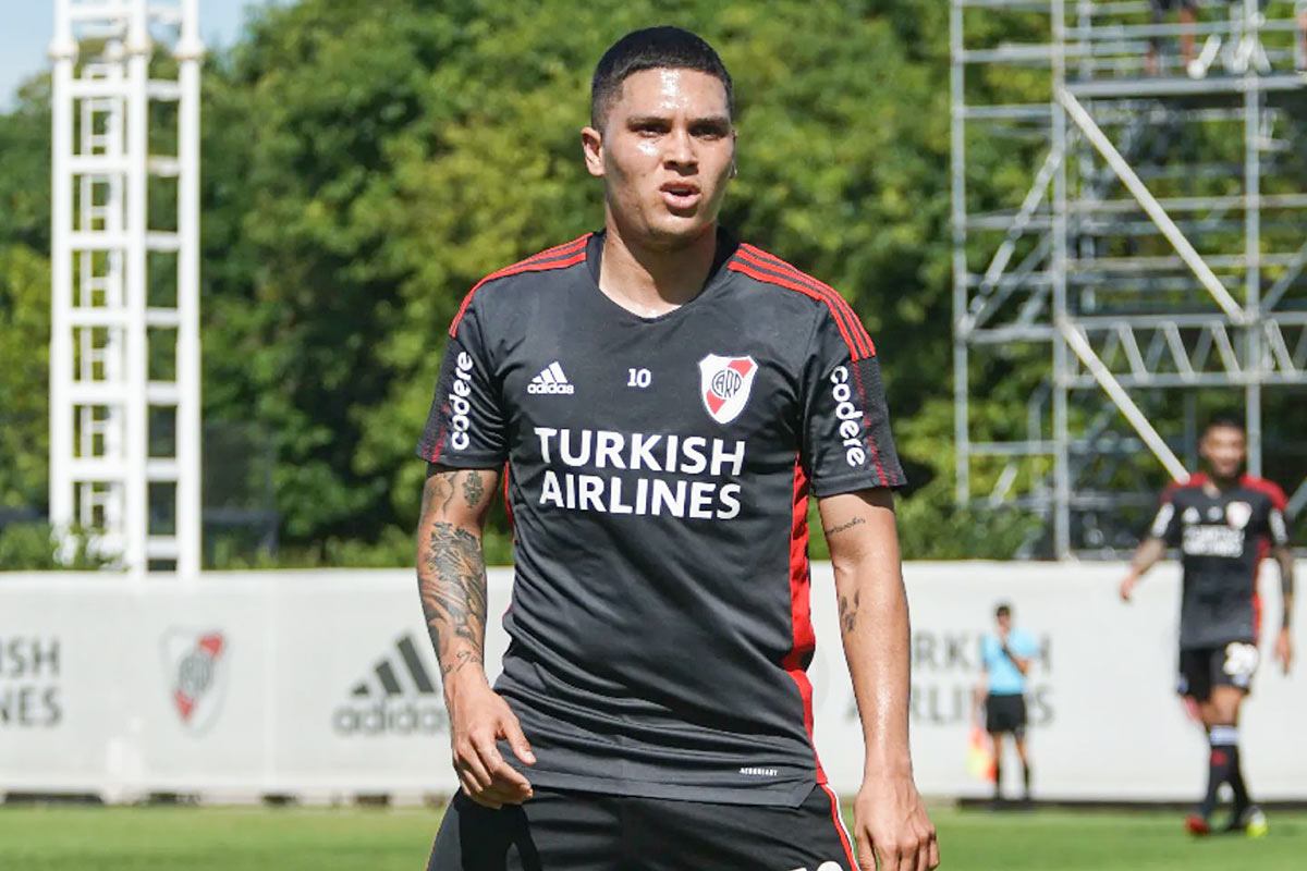 Juanfer Quintero tras el clásico: "Jamás le haría la cama a un entrenador"