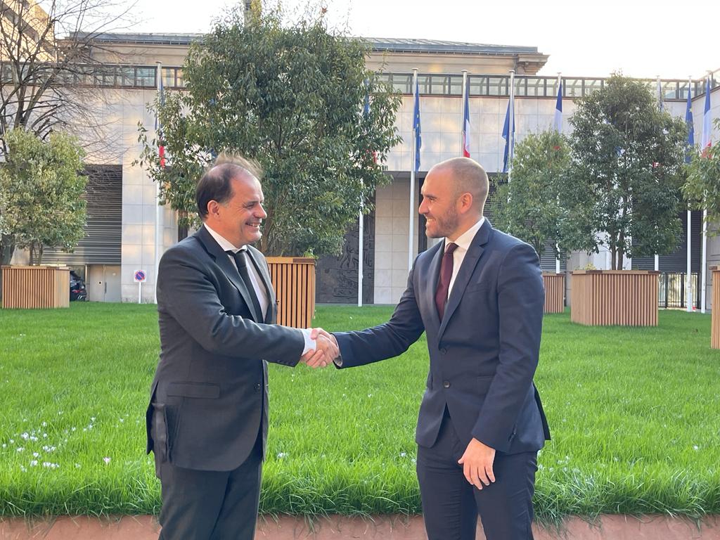 Guzmán logró postergar los pagos al Club de París hasta el 30 de junio