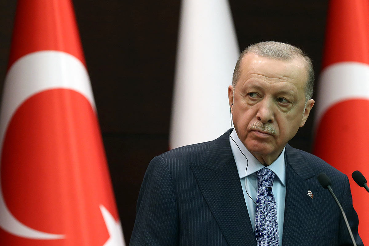 Erdogan advierte de una posible ofensiva terrestre en Siria e Irak