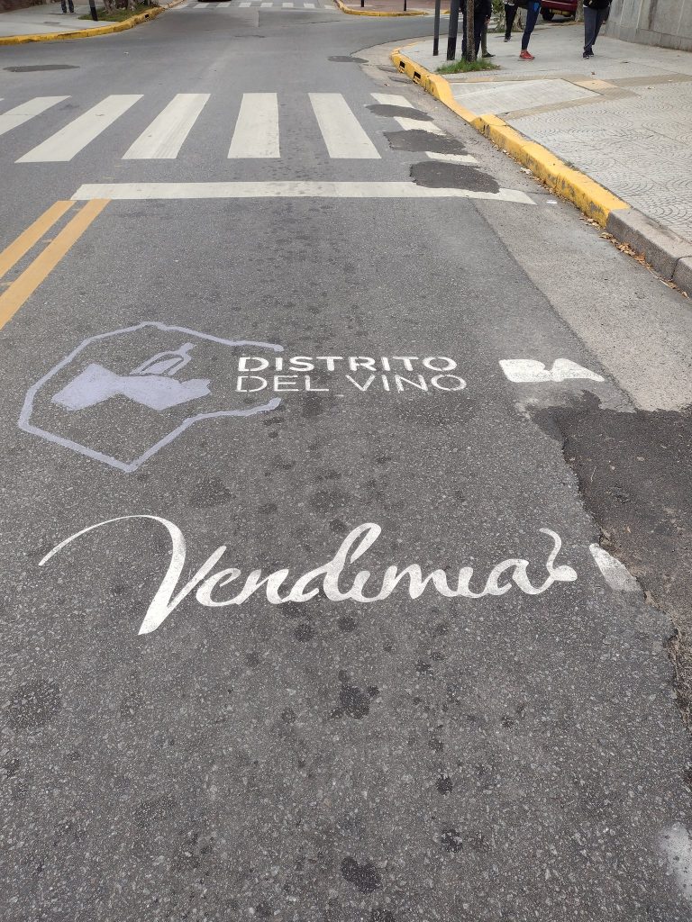 Reanudan obras en el Palacio Ceci y la comunidad educativa volvió a marchar