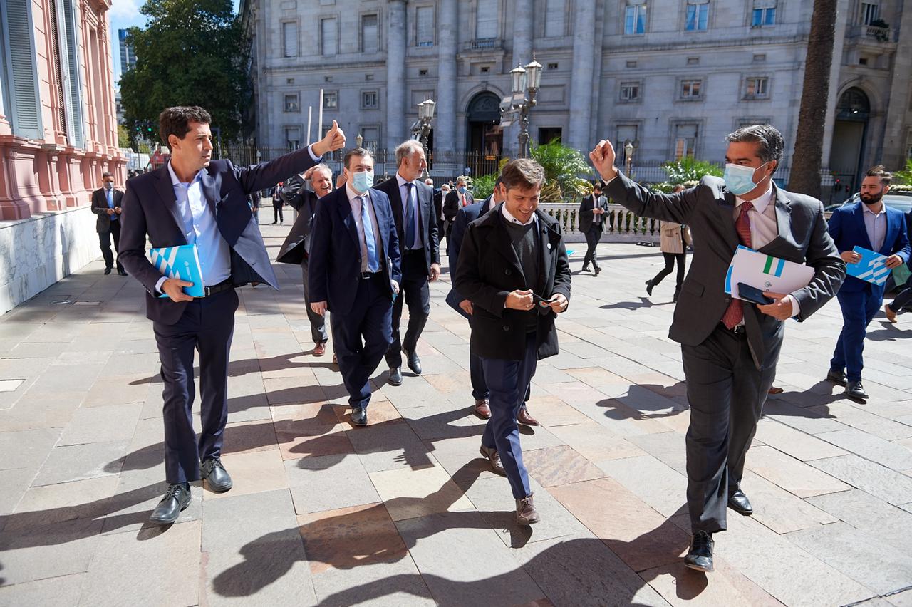 Cumbre de la liga de gobernadores para analizar los primeros pasos de Massa