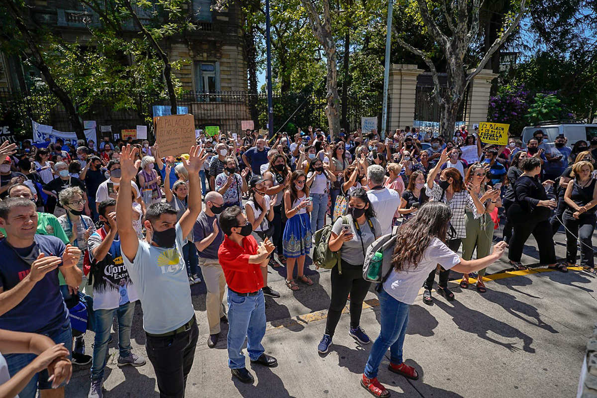 La comunidad educativa se movilizó e impidió que Larreta transforme la Escuela de sordos en el Distrito del Vino