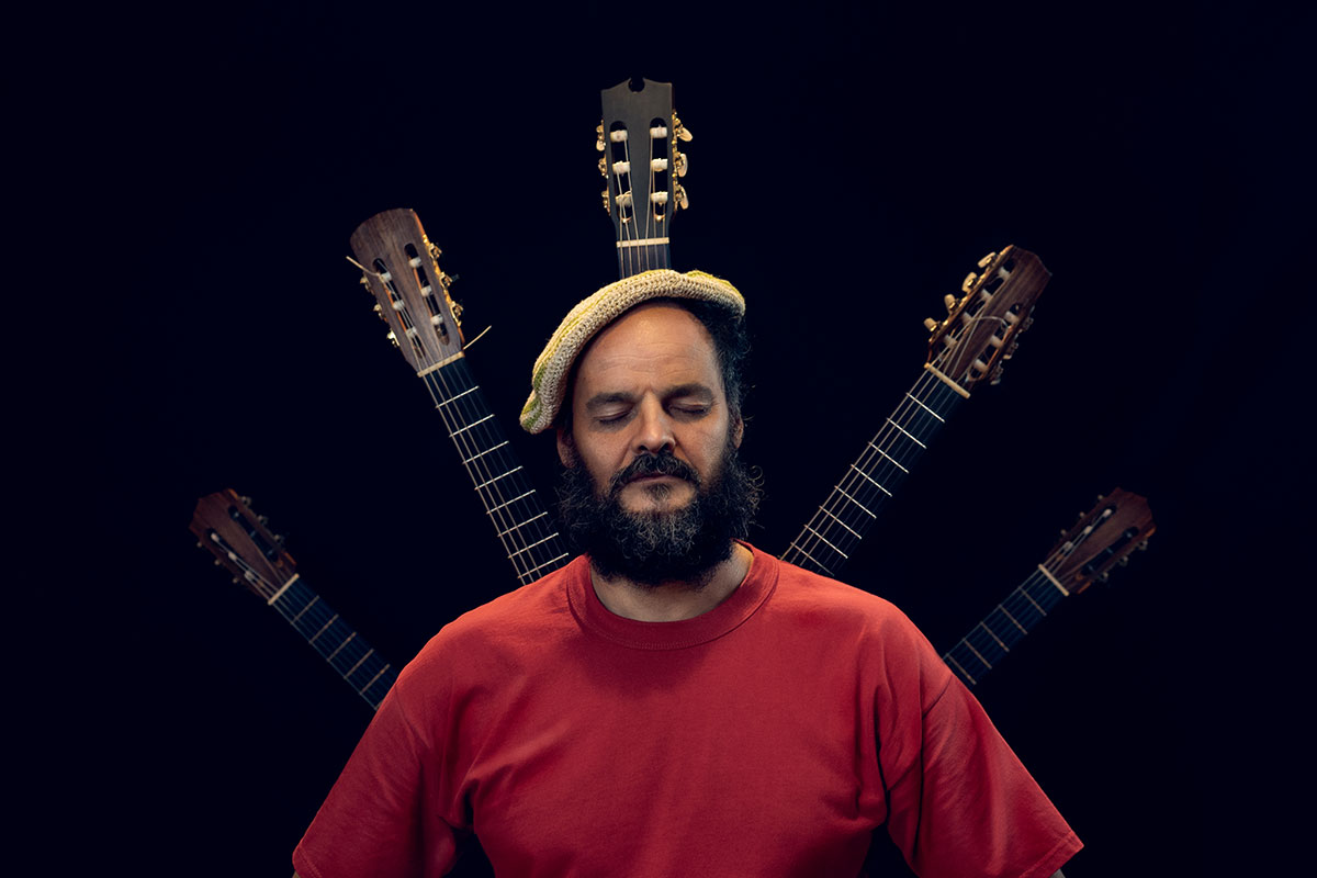 Negro Aguirre: «Desde hace unos años logré salir a tocar sólo cuando tengo algo para decir»