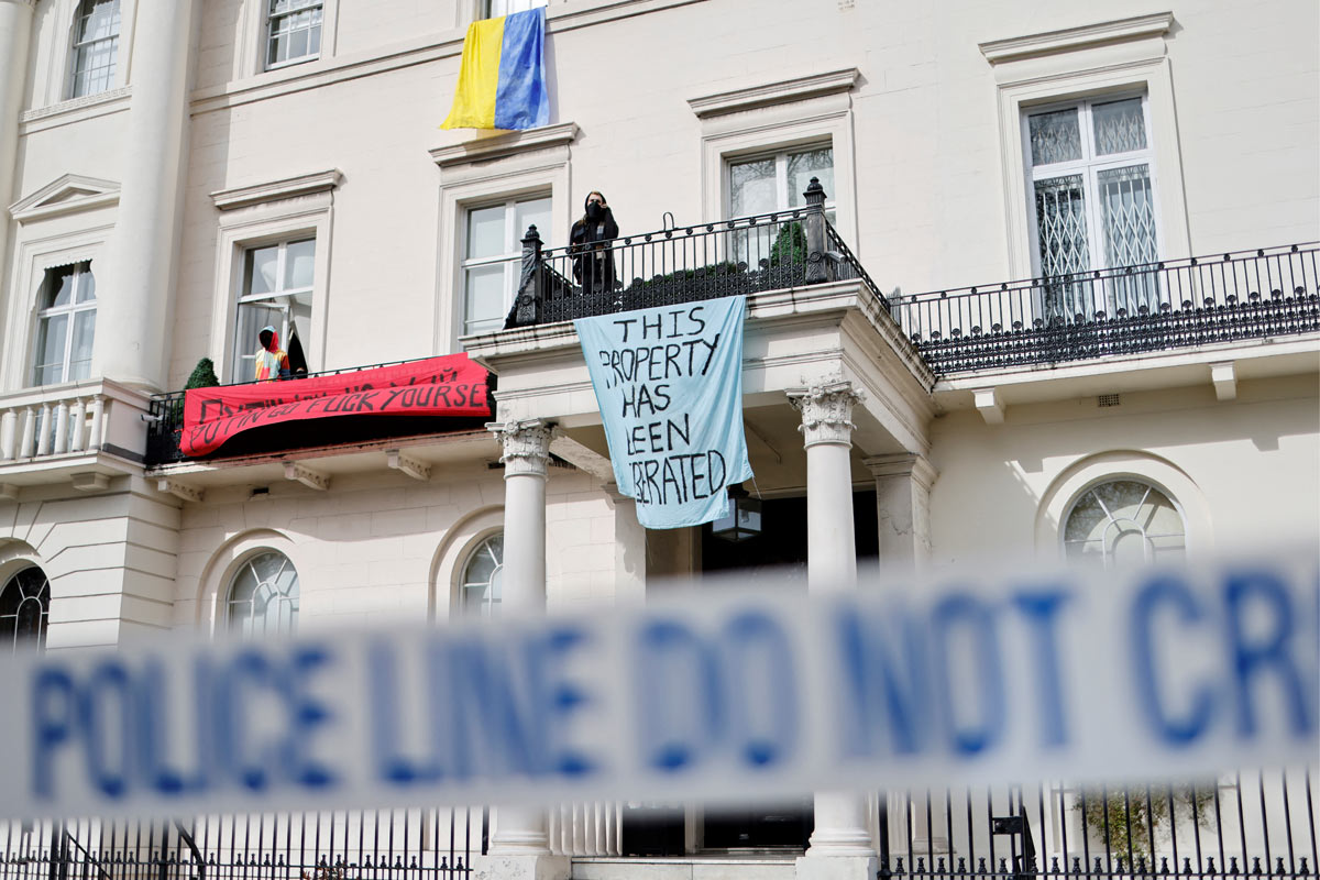 Toman la mansión de un multimillonario ruso en Londres para entregarla a refugiados