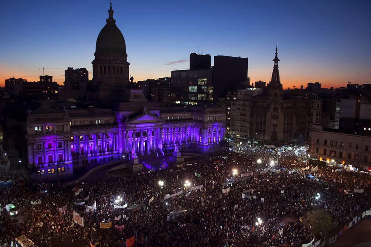 Cristina, sobre el 8M: «Sigamos avanzando compañeras, con amor y con firmeza»