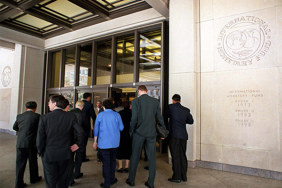 El directorio del FMI analiza la aprobación del acuerdo con Argentina