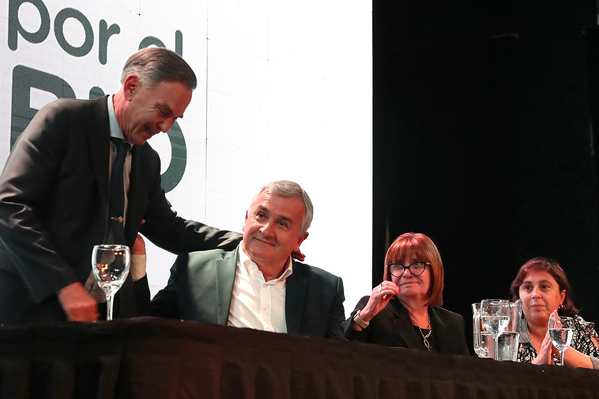 Juntos por el Cambio buscó mostrarse unido, pero no pudo ocultar las grietas