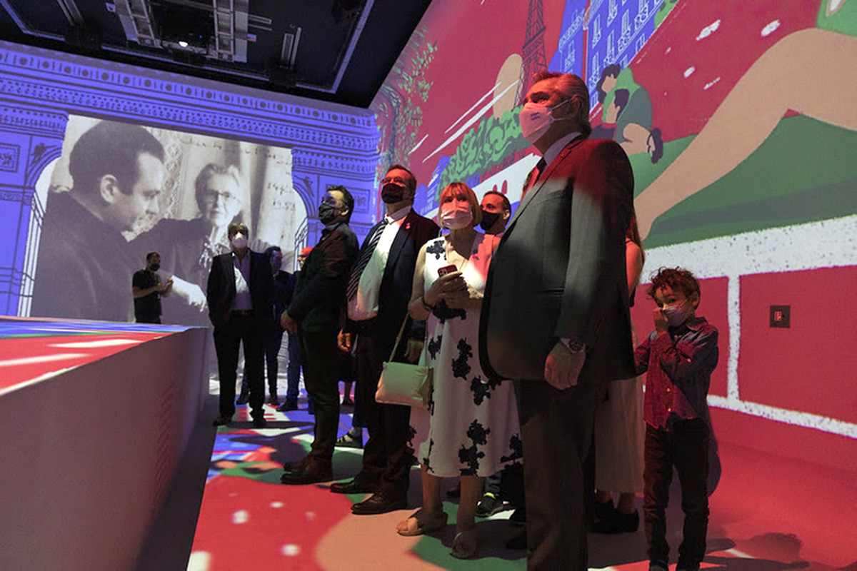 El Centro Cultural Kirchner inauguró una sala inmersiva con una muestra sobre Piazzolla