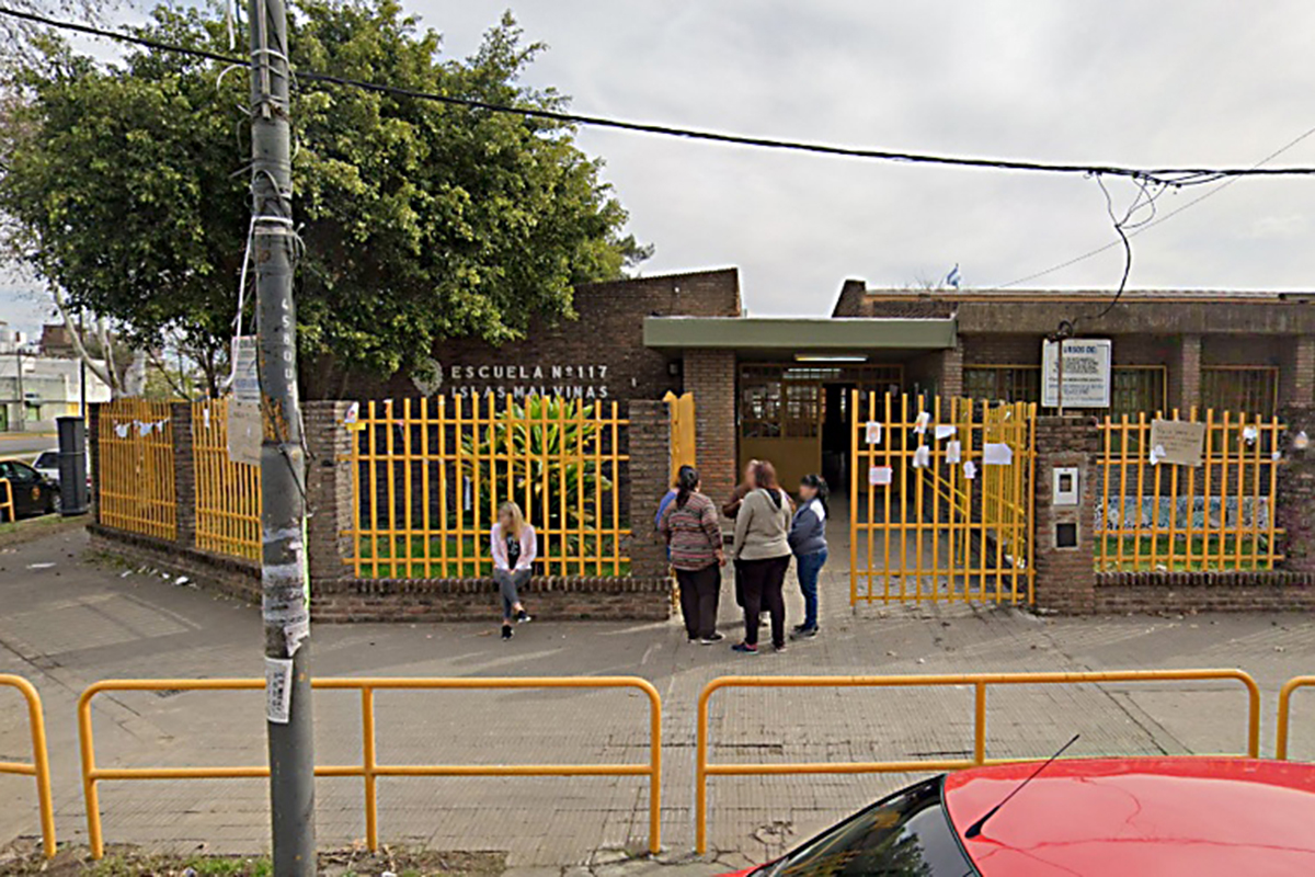 suma Sofocar Astrolabio Violencia en Rosario: dejan 46 vainas en el piso de una escuela junto a una  carta amenazante