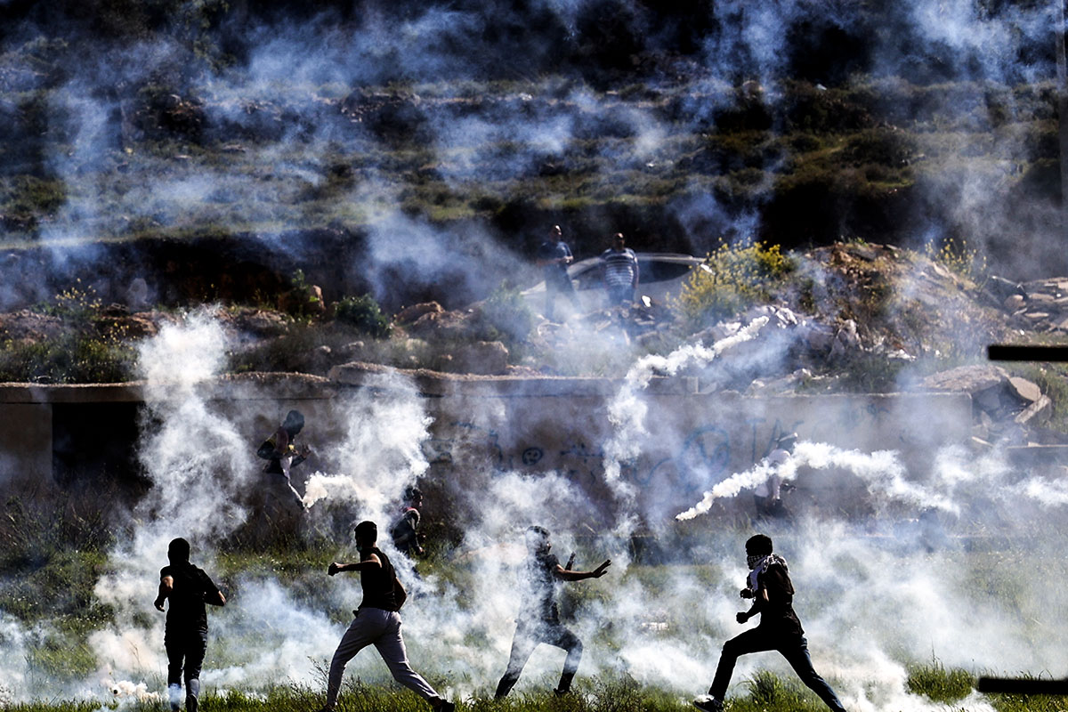 Enfrentamientos entre manifestantes palestinos y policías israelíes en Jerusalén