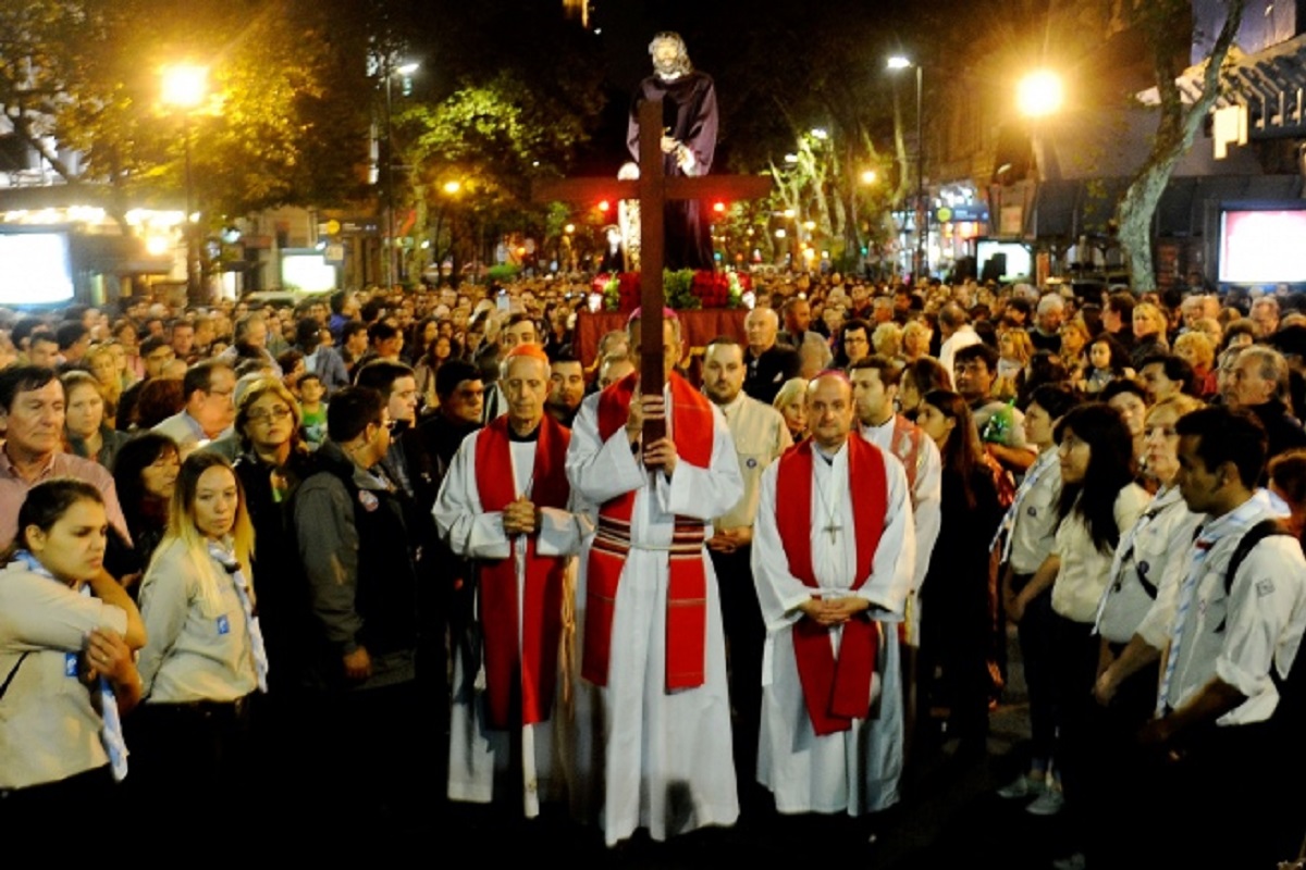 Vuelve el tradicional Vía Crucis en la porteña Avenida de Mayo, suspendido dos años por la pandemia