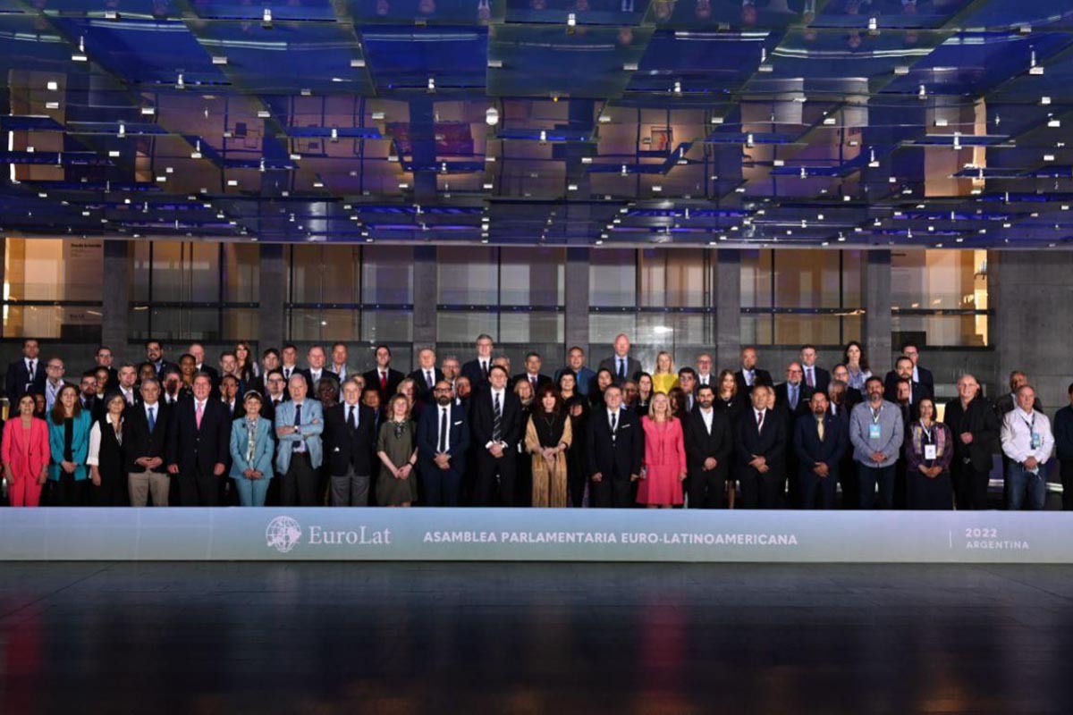 Cristina Fernández: «Que te pongan una banda y te den el bastón no es tener el poder»