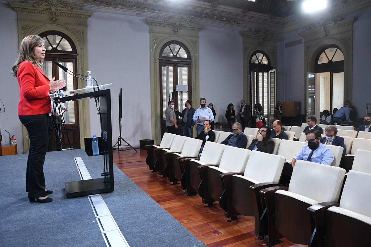 El gobierno aseguró que la prioridad es «la recomposición de los precios y de los salarios»