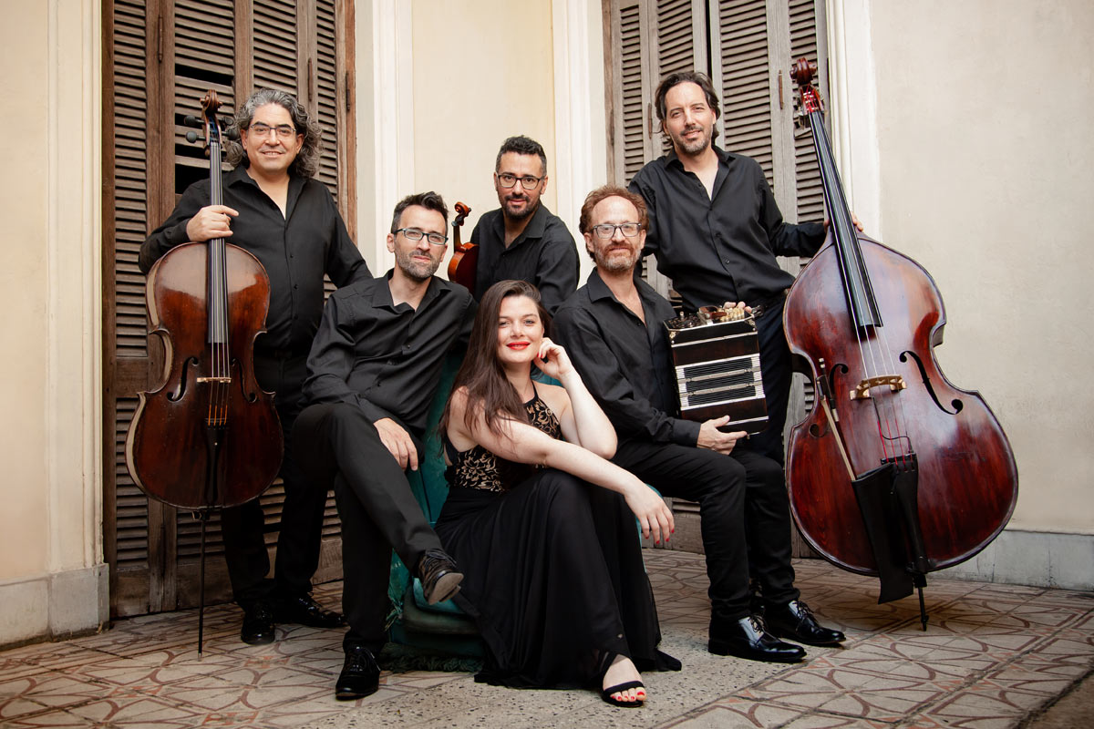 A Gardel, Inés Cuello y el quinteto La Grela cada día lo interpretan mejor