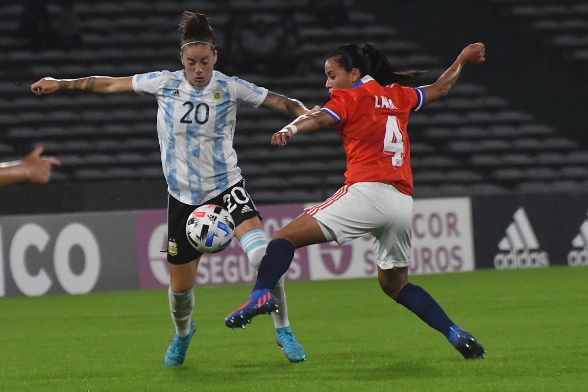 Fiesta a medias: 15.000 personas y el regreso de Banini, pero derrota ante Chile