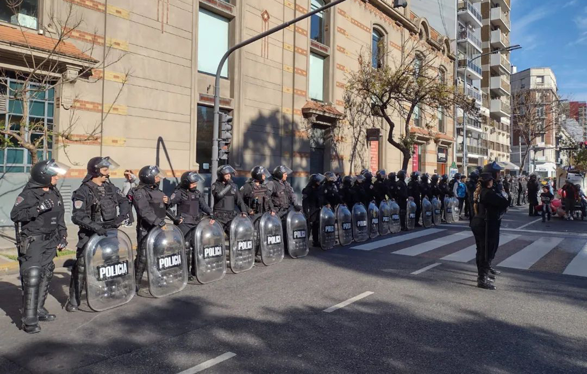 Larreta ordenó reprimir una movilización de cartoneros