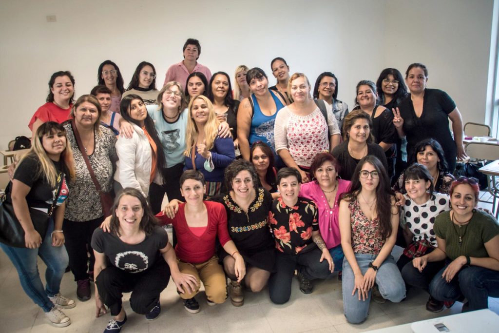 Generar conocimiento desde el barrio: IDAES inició una diplomatura para mujeres de San Martín