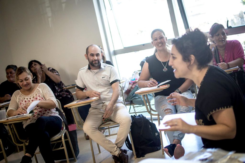 Generar conocimiento desde el barrio: IDAES inició una diplomatura para mujeres de San Martín