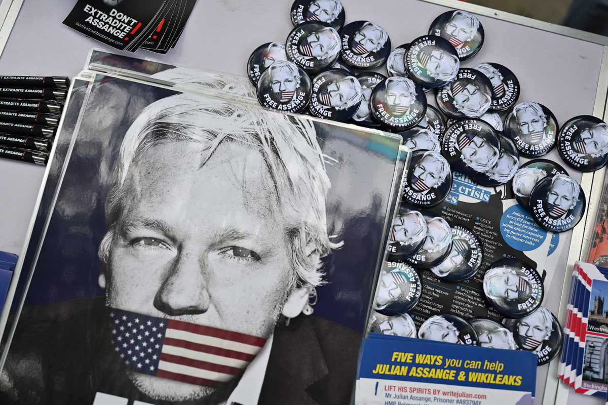 Periodistas argentinos advierten que la vida de Julian Assange está en peligro