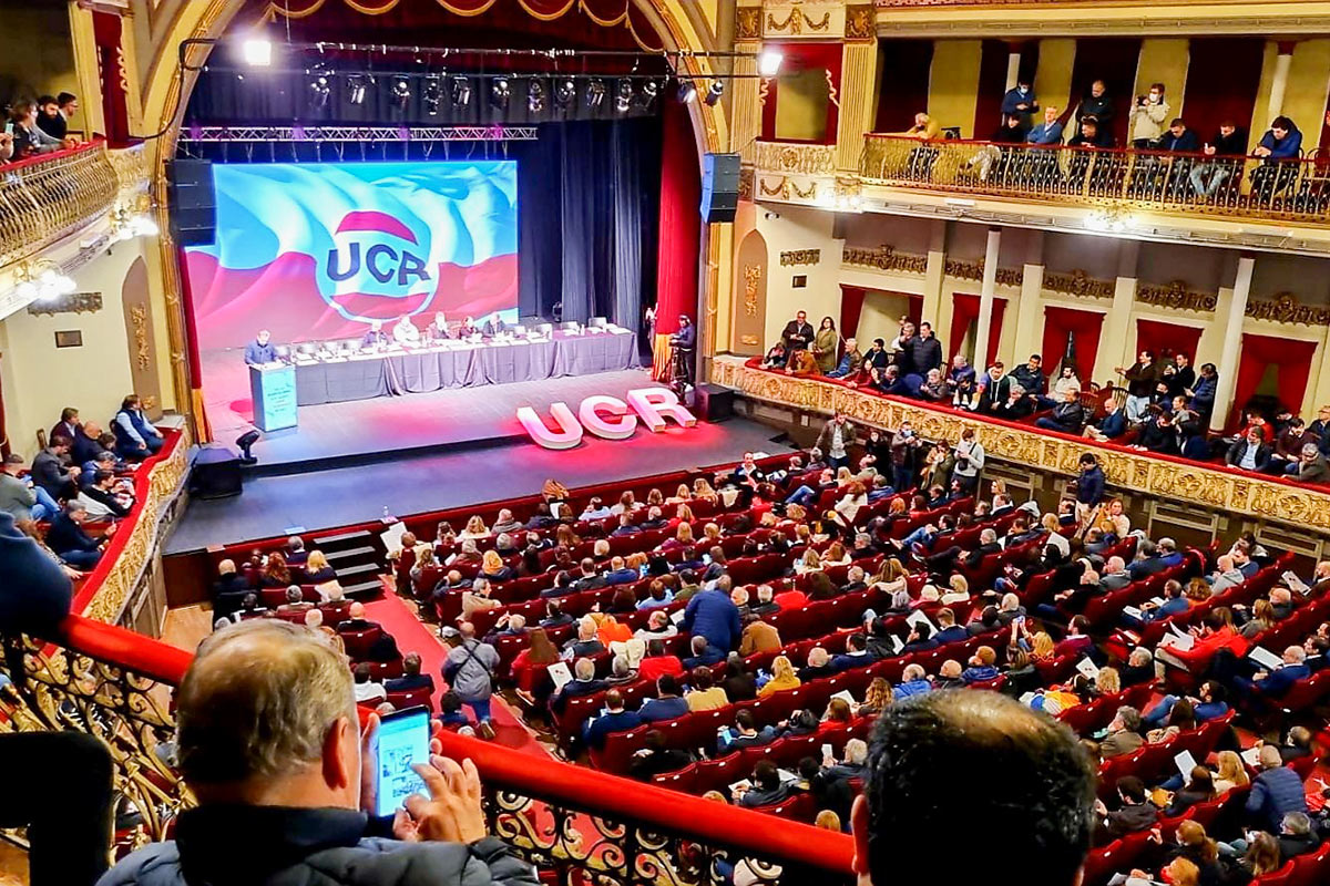 La Convención Nacional de la UCR rechazó la ley ómnibus: “Improvisada y poco democrática”