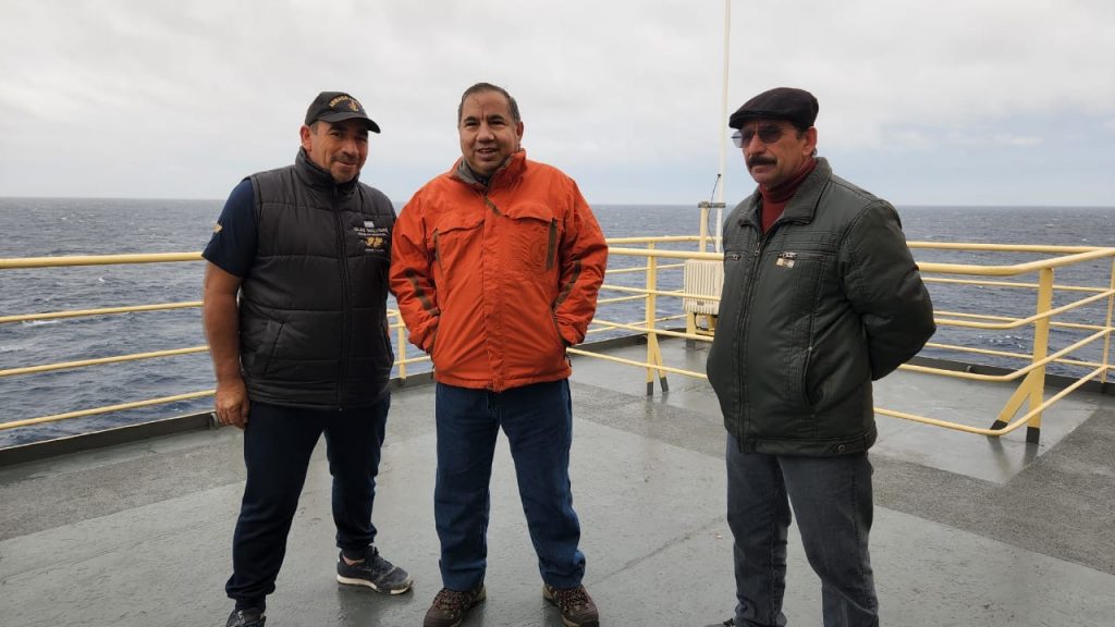 A 40 años del hundimiento del Belgrano, excombatientes de Malvinas participaron de un homenaje en las mismas aguas 1 A 40 años del hundimiento del Belgrano, excombatientes de Malvinas participaron de un homenaje en las mismas aguas