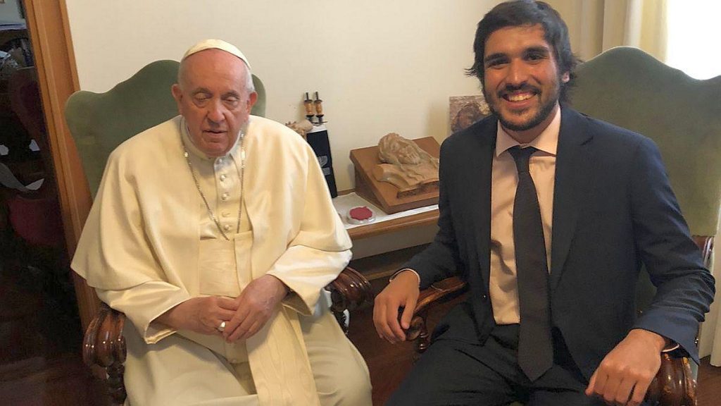 Diez tedeums sin Bergoglio: se reanuda el puente aéreo con Roma y Fernández enfrenta el frío que viene del Vaticano