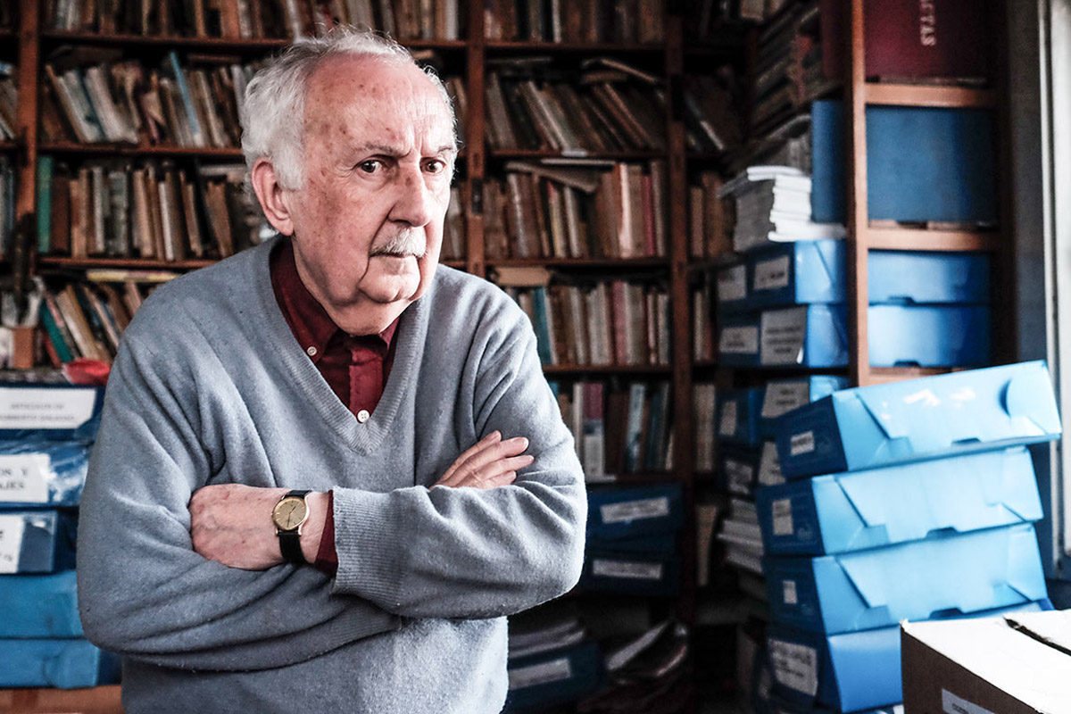 Norberto Galasso, un faro de tenacidad y lucidez en tiempos del sálvese quien pueda