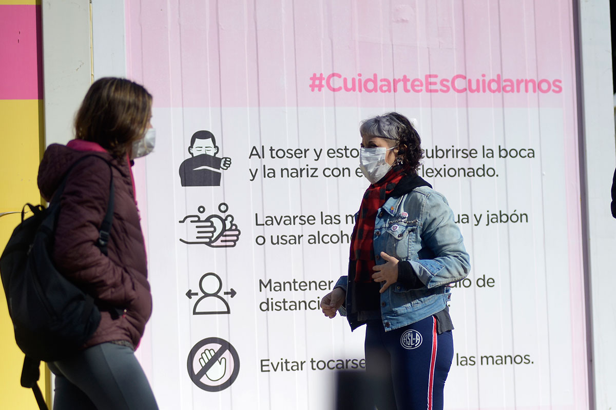 Desacelera el crecimiento de contagios, pero aumentan la ocupación UTI y las personas fallecidas