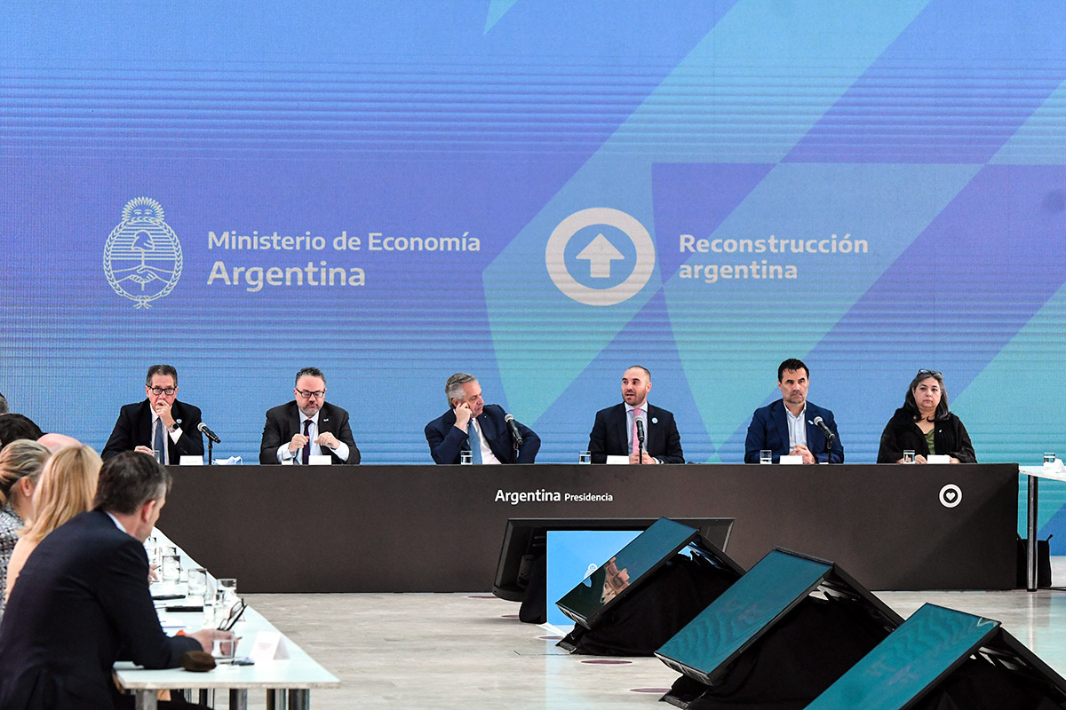 Alberto Fernández y Martín Guzmán anunciaron medidas para la producción de hidrocarburos