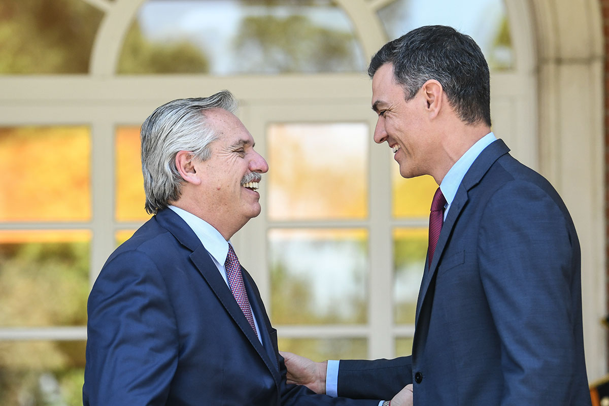 En su reunión con Sánchez, Fernández dijo que Argentina puede proveer alimentos y energía a España