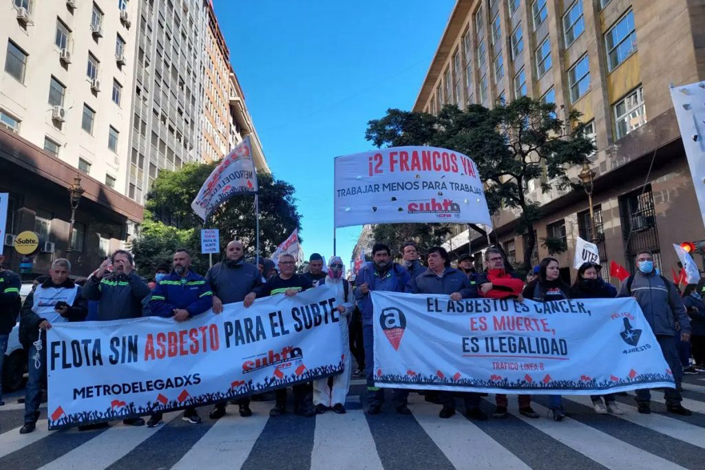 En CABA, hay más de 20 mil estatales monotributistas por debajo de los $ 70 mil 2 En CABA, hay más de 20 mil estatales monotributistas por debajo de los $ 70 mil