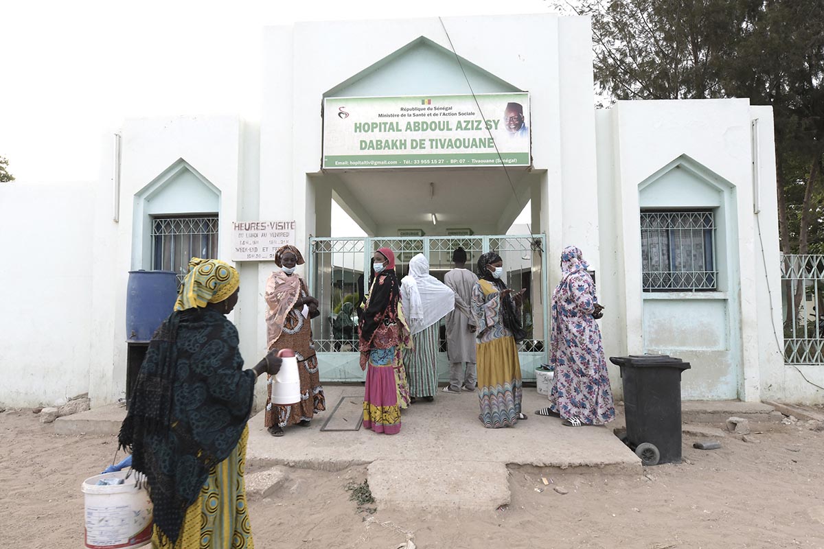 Mueren 11 recién nacidos al incendiarse un hospital en Senegal