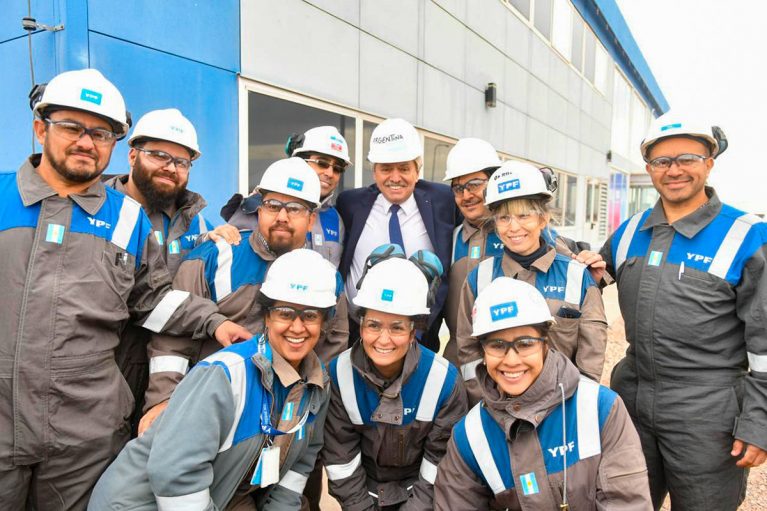 20220612-Alberto-Gasoducto-YPF-1-Presidencia-767x511