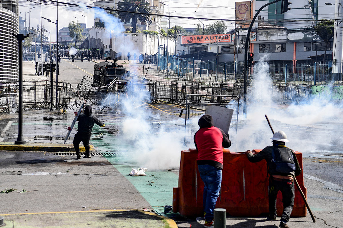 Comenzó el diálogo entre el Gobierno ecuatoriano y la comunidad indígena, mientras se mantienen las protestas