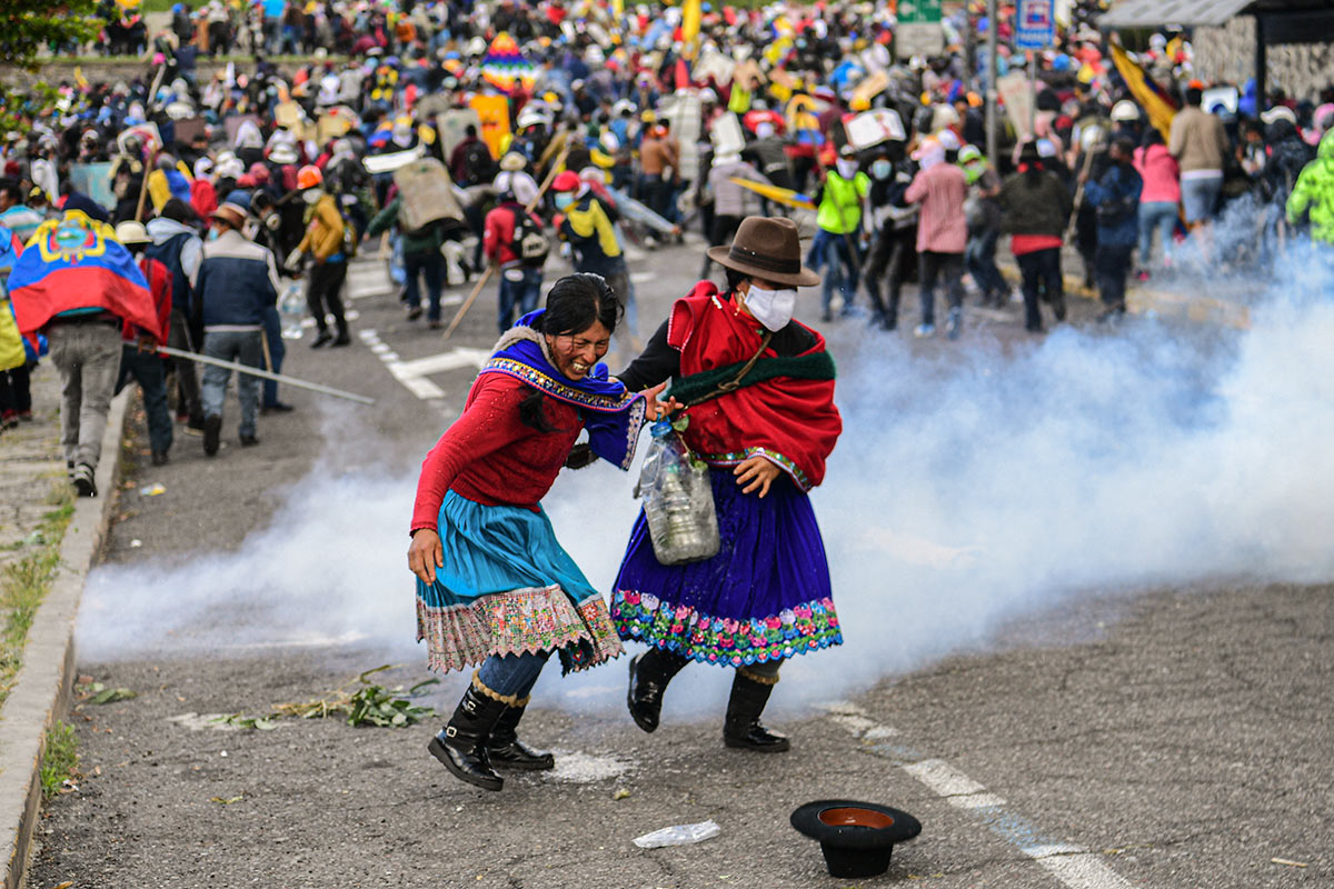 Movilizaciones, represión y muertes en Ecuador ante un gobierno cada vez más débil