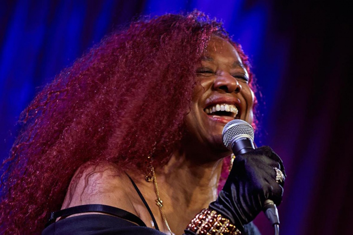 Eve Cornelious: la elegancia de las voces clásicas del jazz y algo más