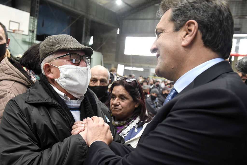 Massa: "Tenemos que lograr que todos estén conectados"