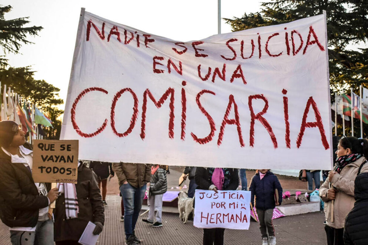 Muerte en la comisaría de Laprida: denuncian presiones para que cese el reclamo de justicia