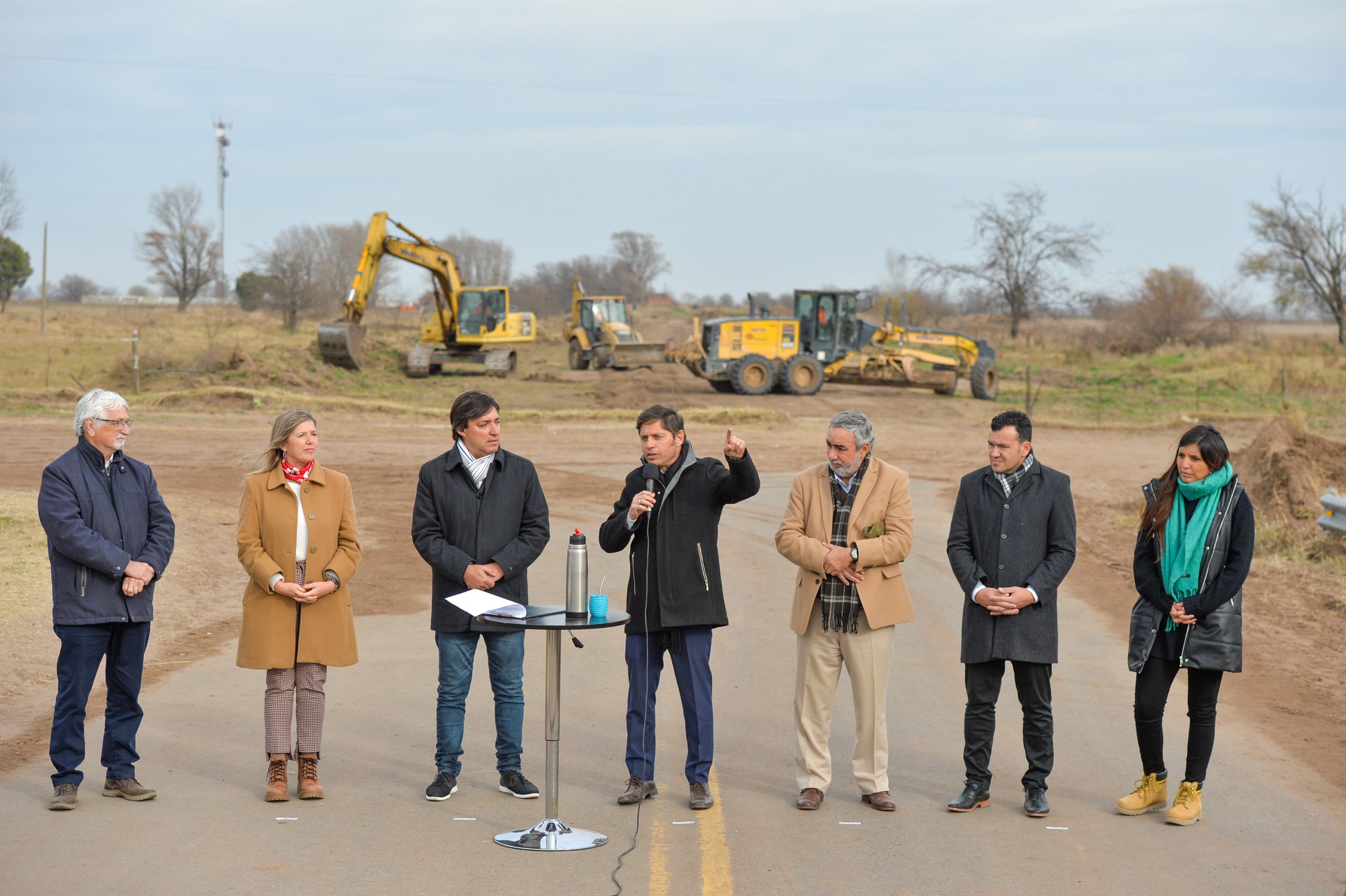 Kicillof hace pie con obras clave para el campo en las secciones donde ganó la oposición