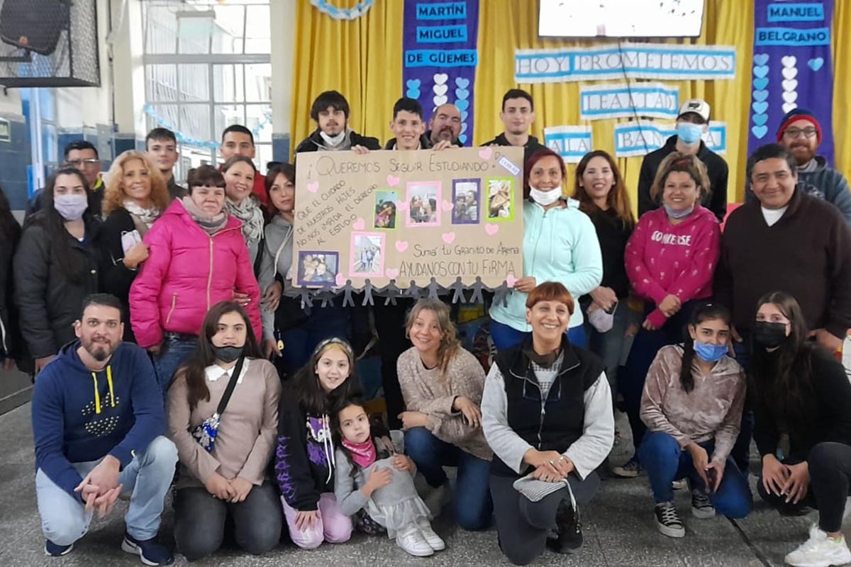 Hace casi 10 años reclaman un espacio para el cuidado de niñas y niños en un secundario de CABA