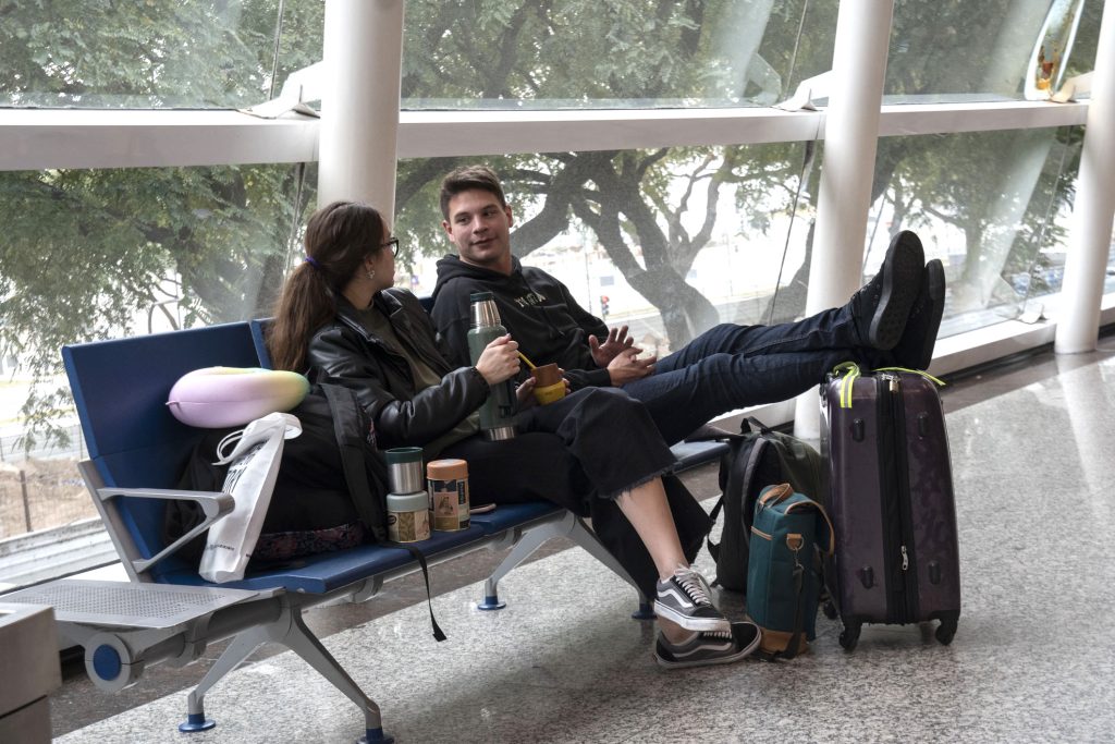 Vacaciones de invierno: alto nivel de reservas y más de 650 mil personas en aviones y trenes