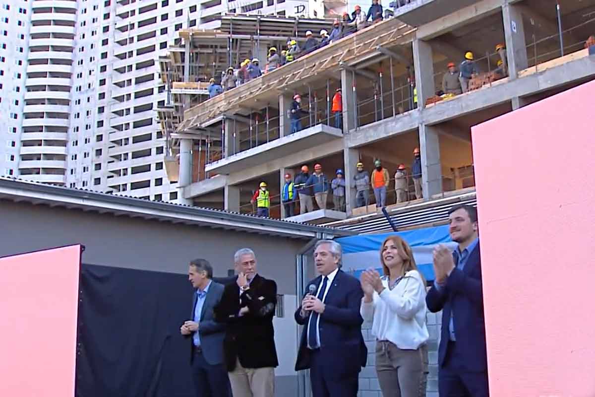 Alberto Fernández: «Ni la obra pública y ni la vivienda se van a paralizar por nada»