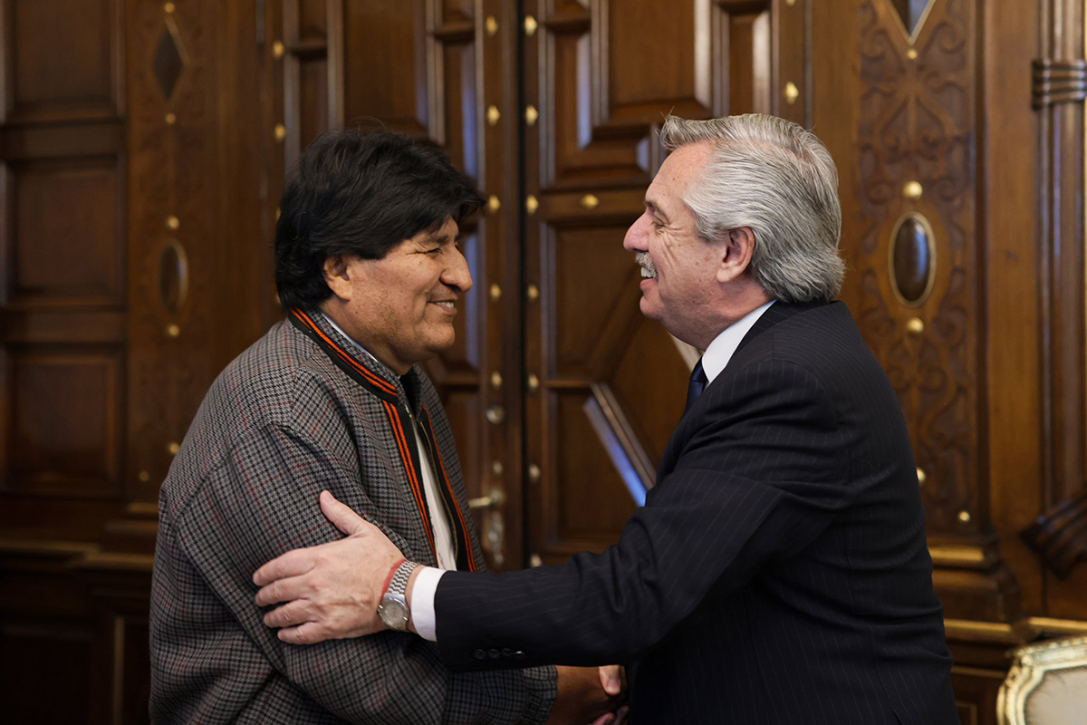 Fernández propone que Bolivia se sume a Argentina, Uruguay, Chile y Paraguay como sede Mundial 2030
