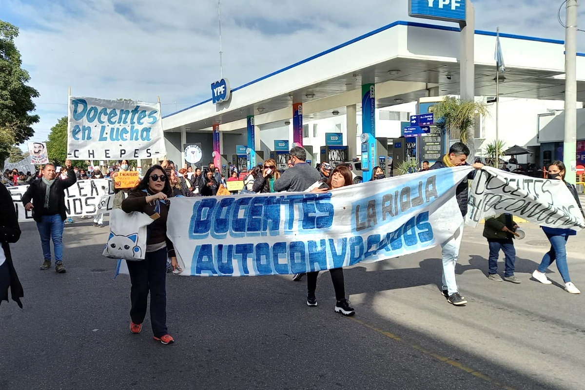Tras casi 60 días de lucha, docentes autoconvocados de La Rioja analizan instalar una carpa blanca en CABA