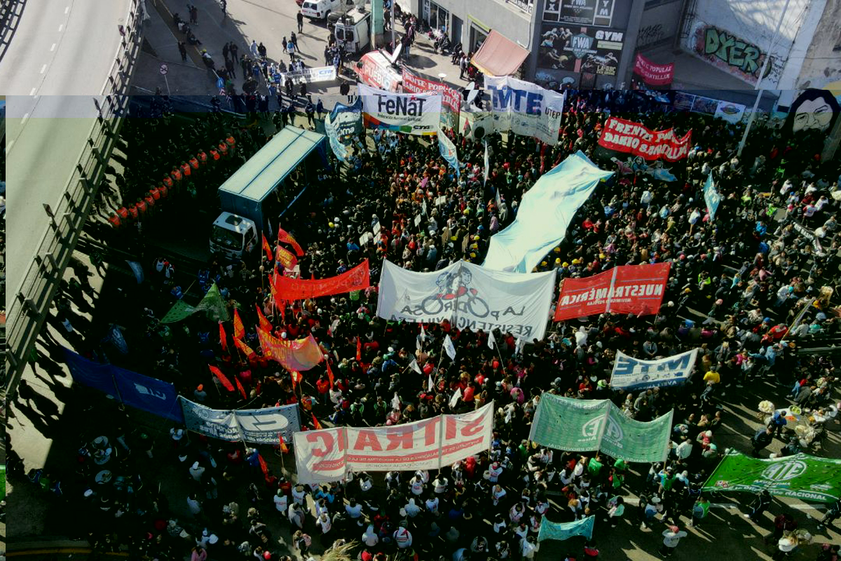 Organizaciones sociales, sindicales y piqueteras marcharon por el Salario Básico Universal
