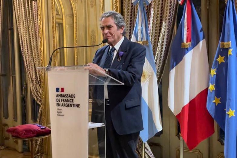 Eduardo Jozami recibió una distinción del Gobierno de Francia