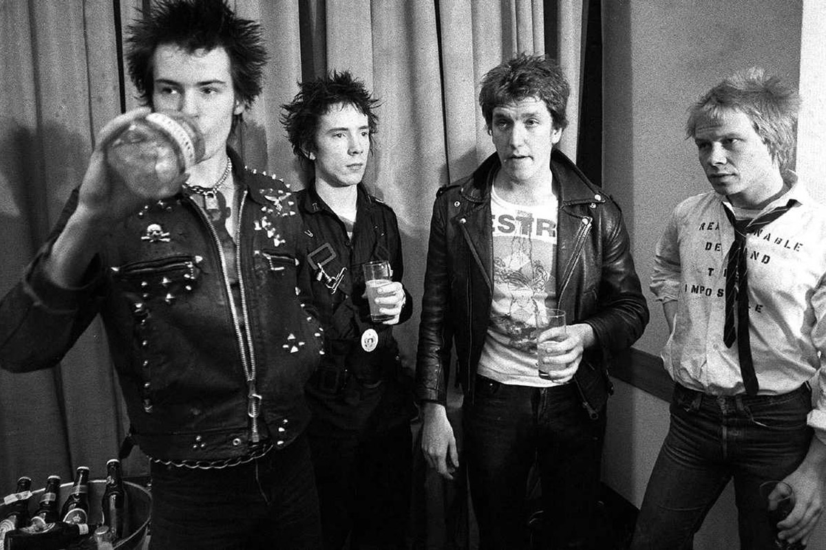 Una muestra de fotos y una serie recuperan legado cultural de Sex Pistols