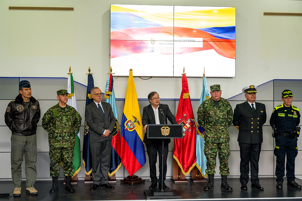 Petro en acción: metió mano en las controvertidas fuerzas de seguridad colombianas