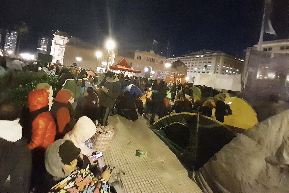 La Unidad Piquetera y otras organizaciones realizan un acampe en Plaza de Mayo