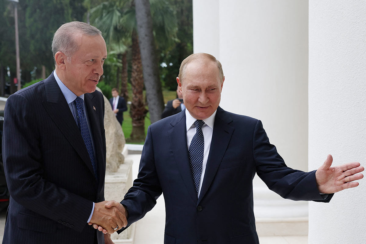Turquía se acerca a Rusia y respalda al rublo